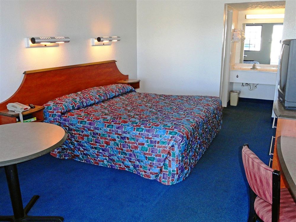 Days Inn By Wyndham Indianapolis South Εξωτερικό φωτογραφία
